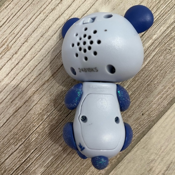 Wowwee Fingerling Baby Panda Interactive Toy - Picture 5 of 5